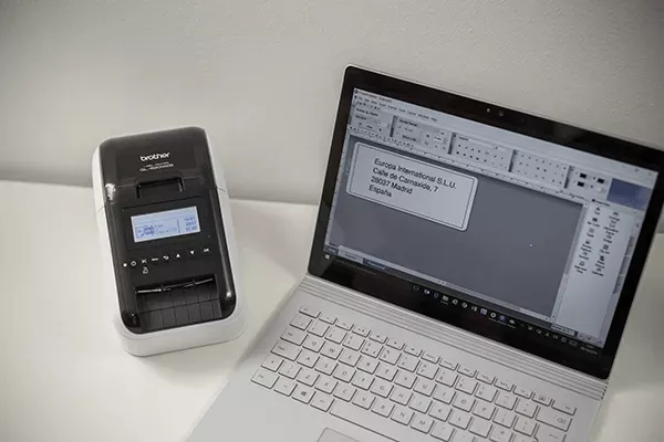 透過 FTP 伺服器遠端更新範本